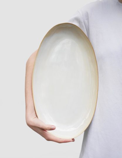 plat ovale en céramique