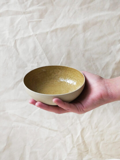 Bol artisanal en grès émaillé couleur nougat, collection FRANÇAISES, fabriqué à la main en France