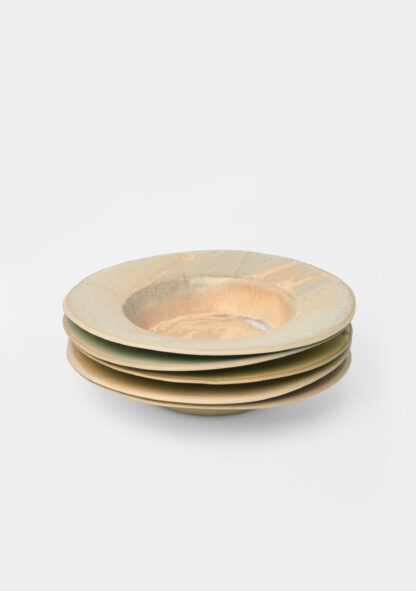 Assiette creuse artisanale en grès émaillé, grand format 23 cm, couleur trouble, fabriquée à la main à Paris