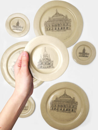 Petite assiette en grès émaillé avec dessin de Montmartre
